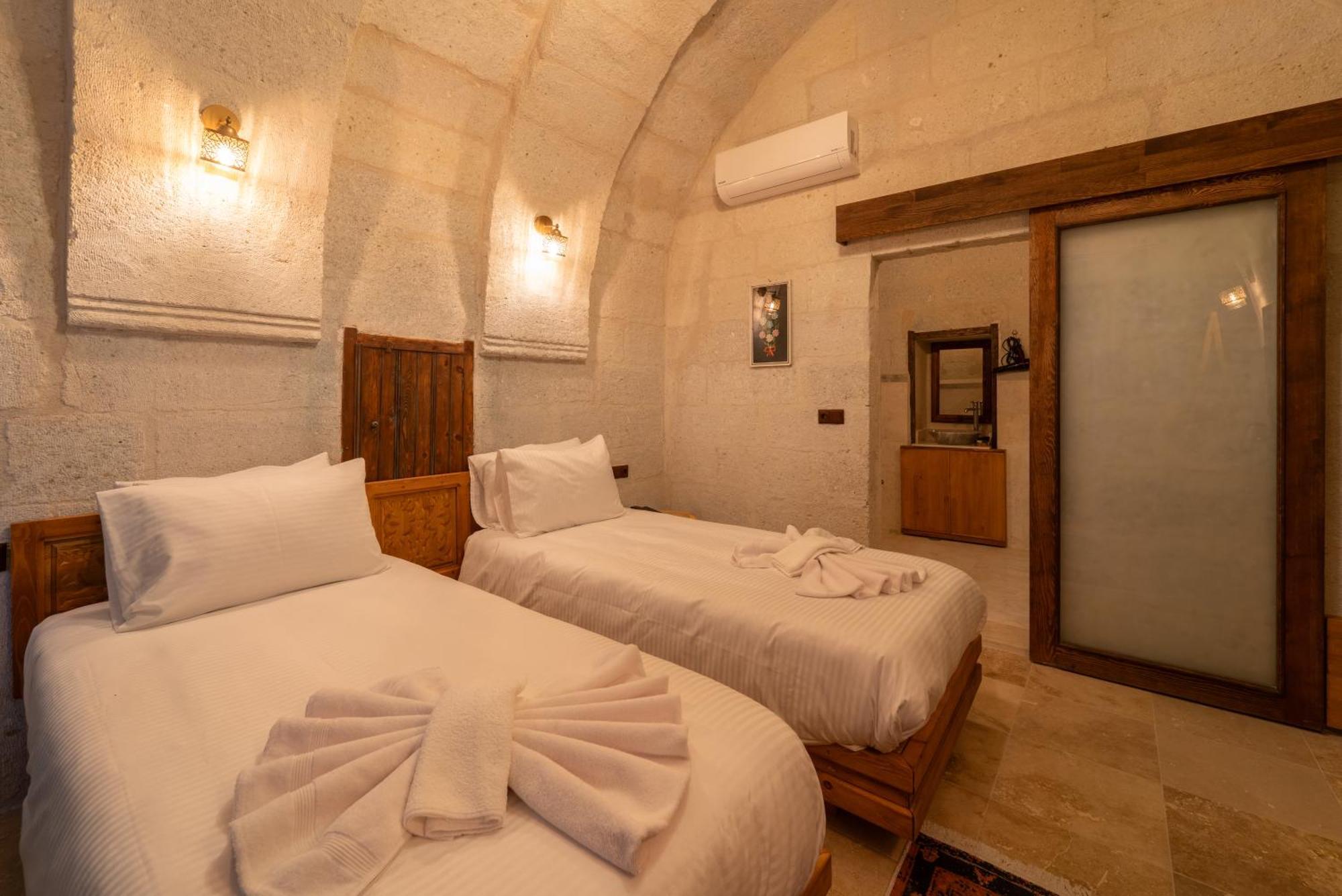 Goereme Escape Cave Suites Ngoại thất bức ảnh
