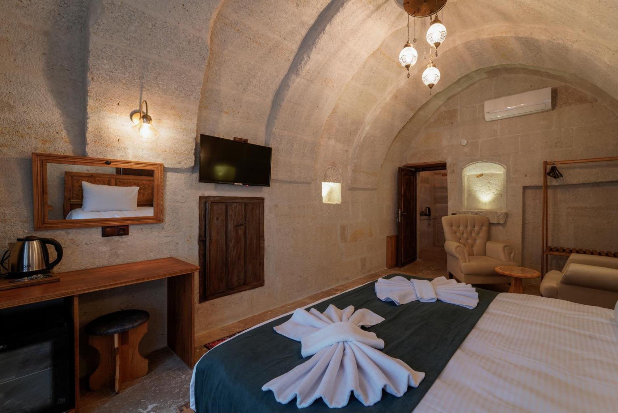 Goereme Escape Cave Suites Ngoại thất bức ảnh