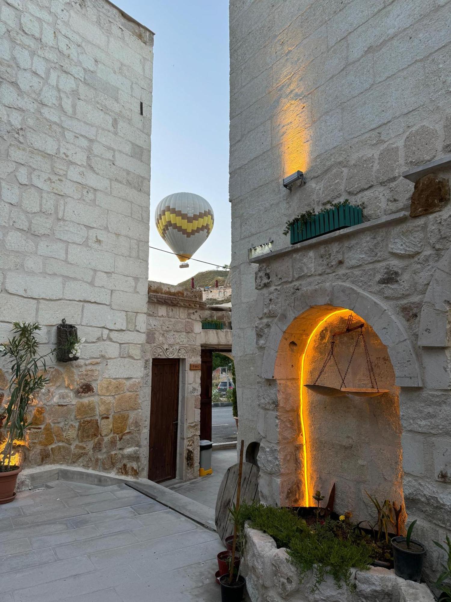 Goereme Escape Cave Suites Ngoại thất bức ảnh