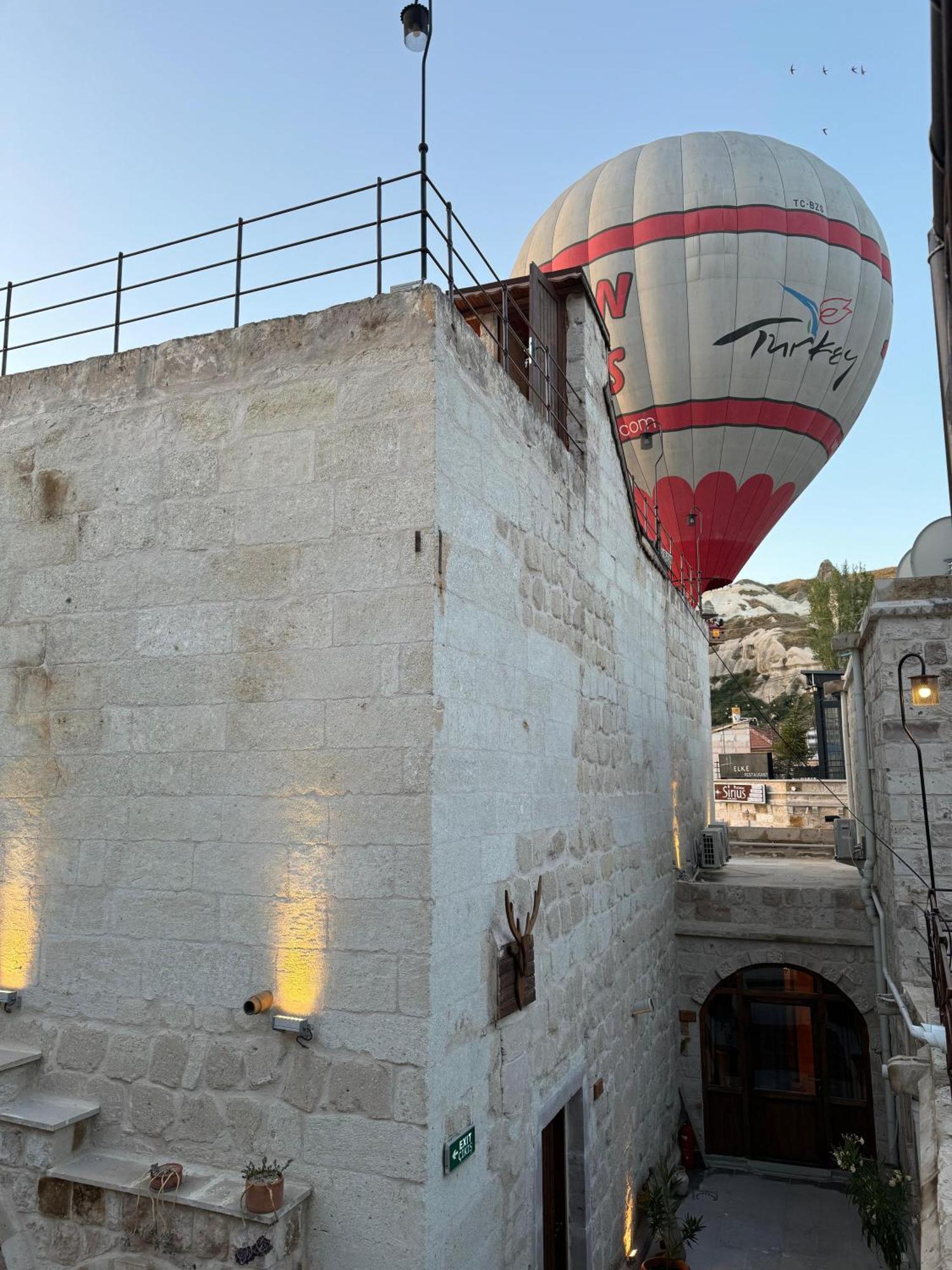 Goereme Escape Cave Suites Ngoại thất bức ảnh